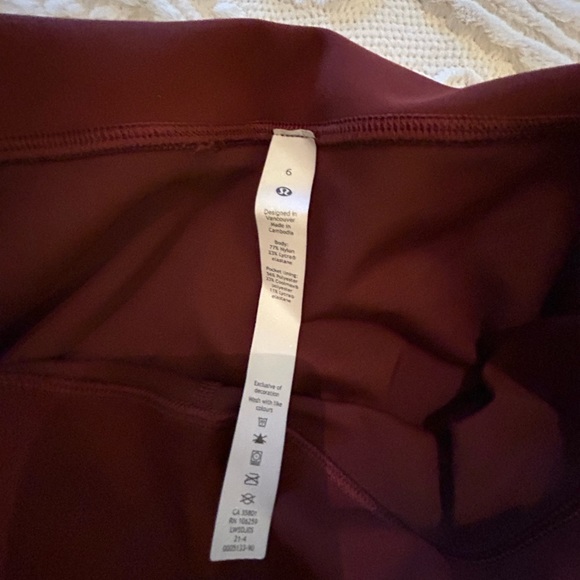Lululemon pants - size 6 - Picture 4 of 4